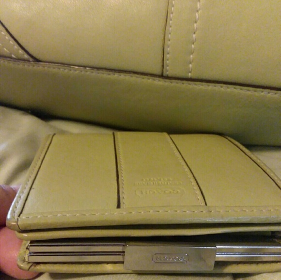 Coach Handbag and Matching Wallet - Picture 6 of 8